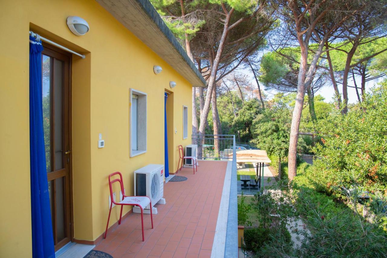 Residence Le Rose Marina Di Bibbona Exteriör bild