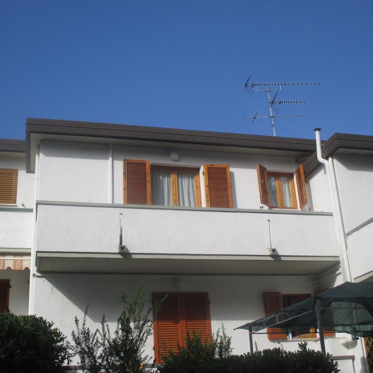 Residence Le Rose Marina Di Bibbona Exteriör bild