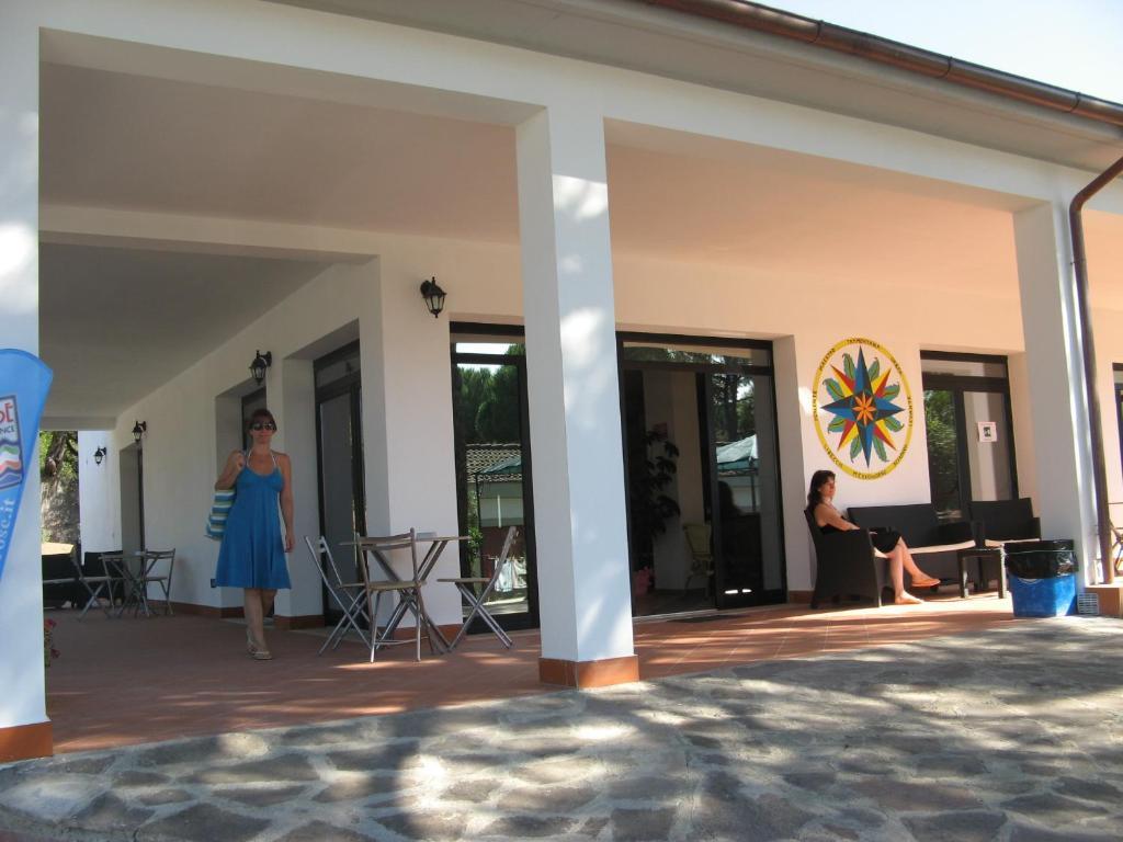 Residence Le Rose Marina Di Bibbona Exteriör bild